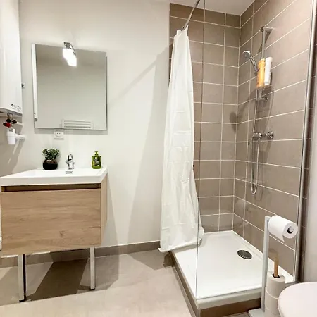 L'etoile Doree Avec Parking * Valence (Drome)