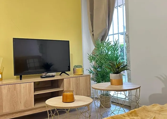 L'étoile Dorée Avec Parking